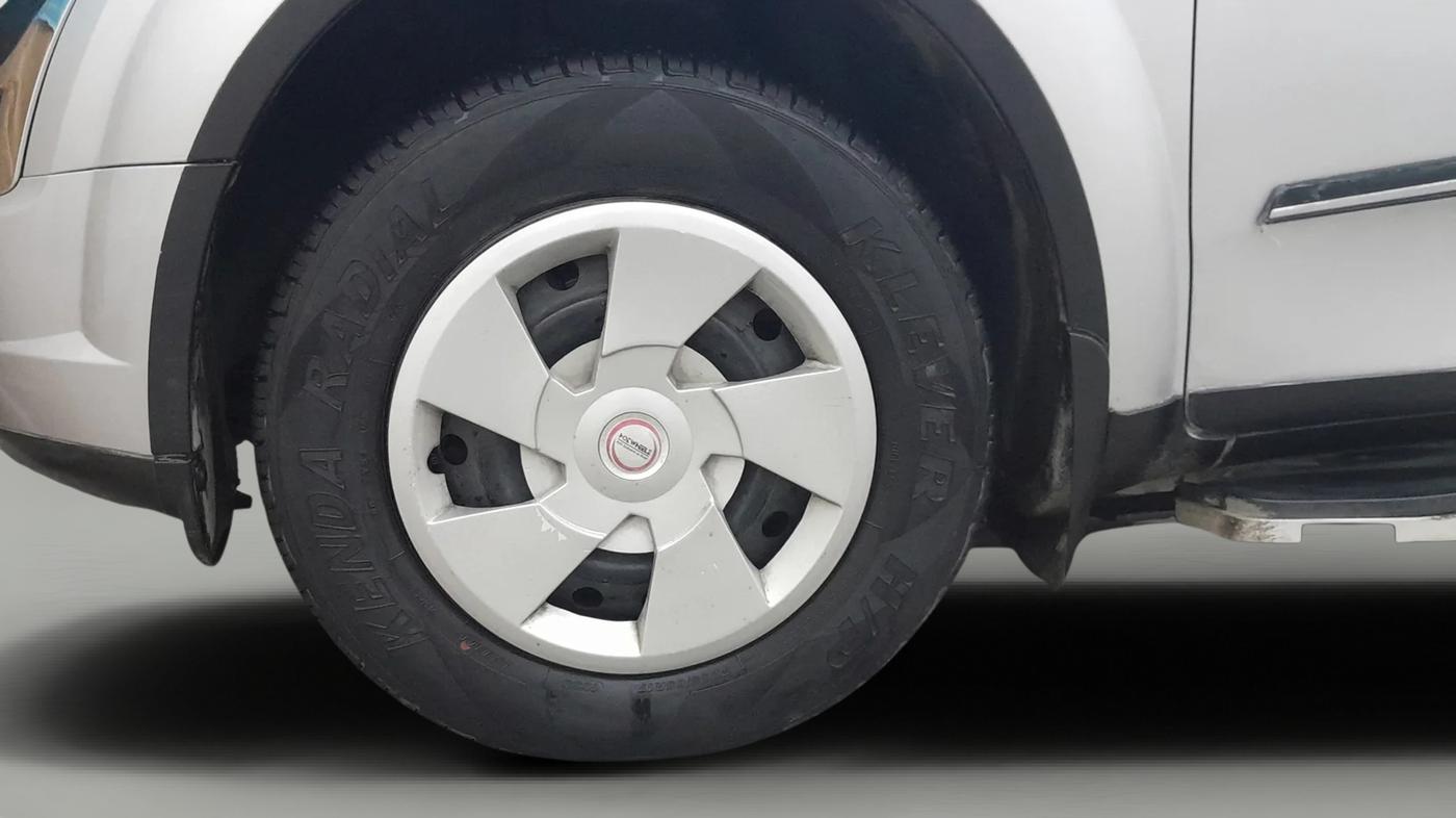 2016 Mahindra XUV500 W6 AT 1.99, Diesel, Automatic, 44,518 km, Left Front Wheel