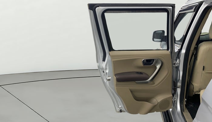 2019 Mahindra TUV300 T10, Diesel, Manual, 32,275 km, LHS Rear Door