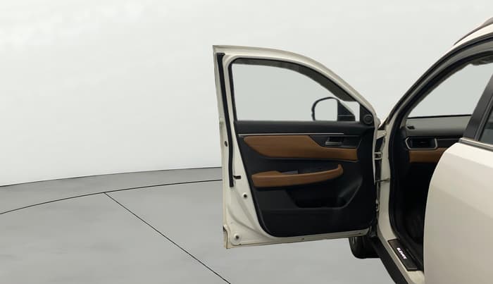 2023 Honda ELEVATE ZX MT, Petrol, Manual, 1,22,904 km, LHS Front Door