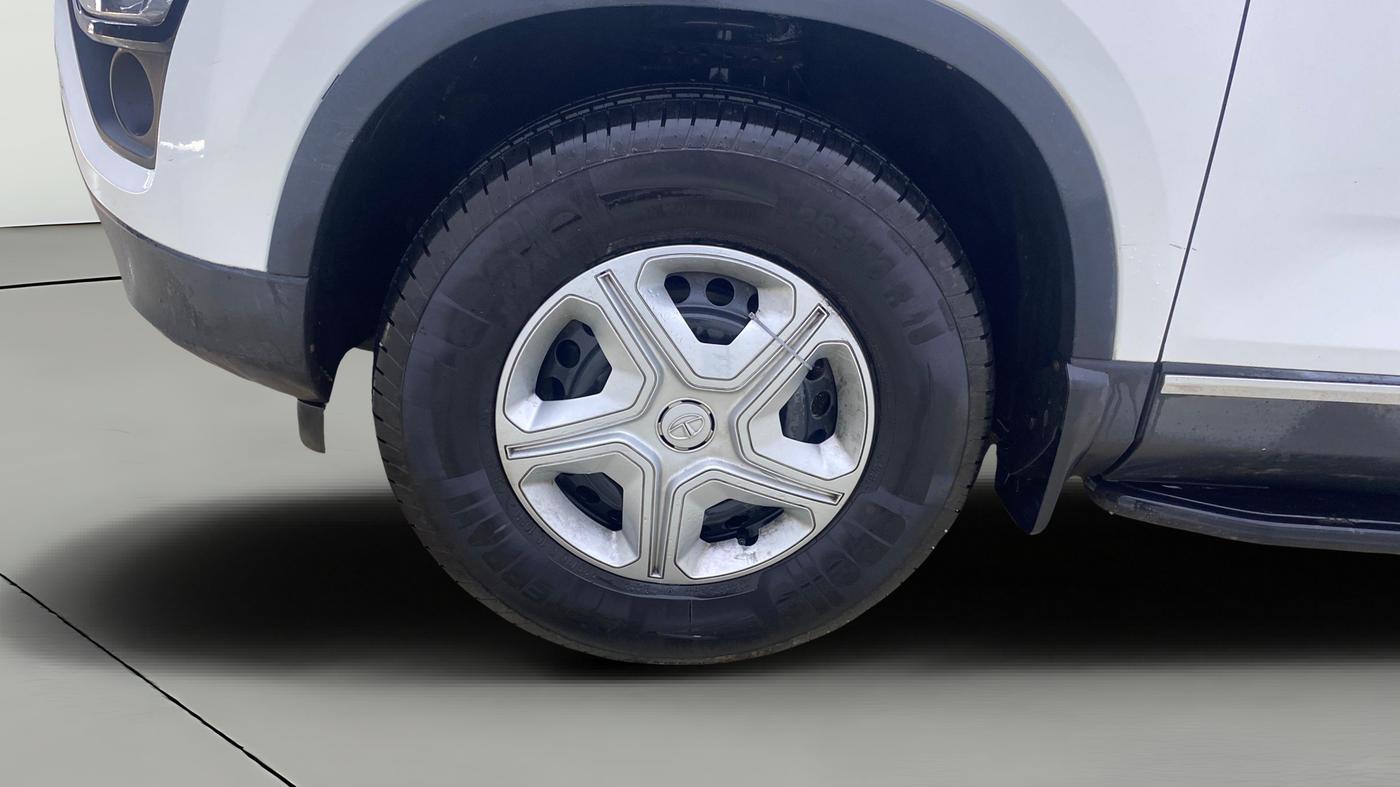 2021 Tata Harrier XMA 2.0L KRYOTEC, Diesel, Automatic, 72,640 km, Left Front Wheel