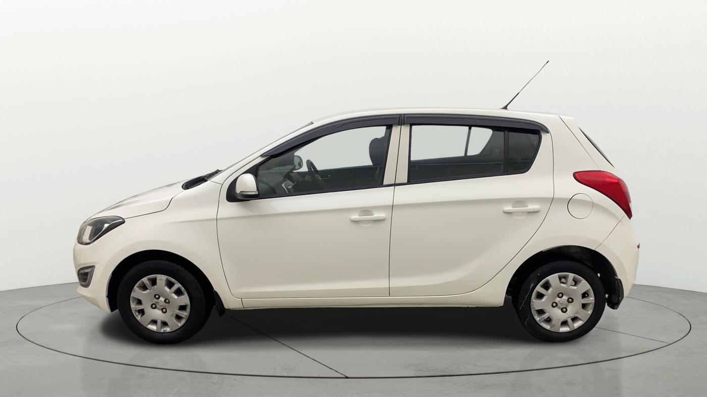 2013 Hyundai i20 MAGNA 1.2, Petrol, Manual, 1,14,482 km, Left Side