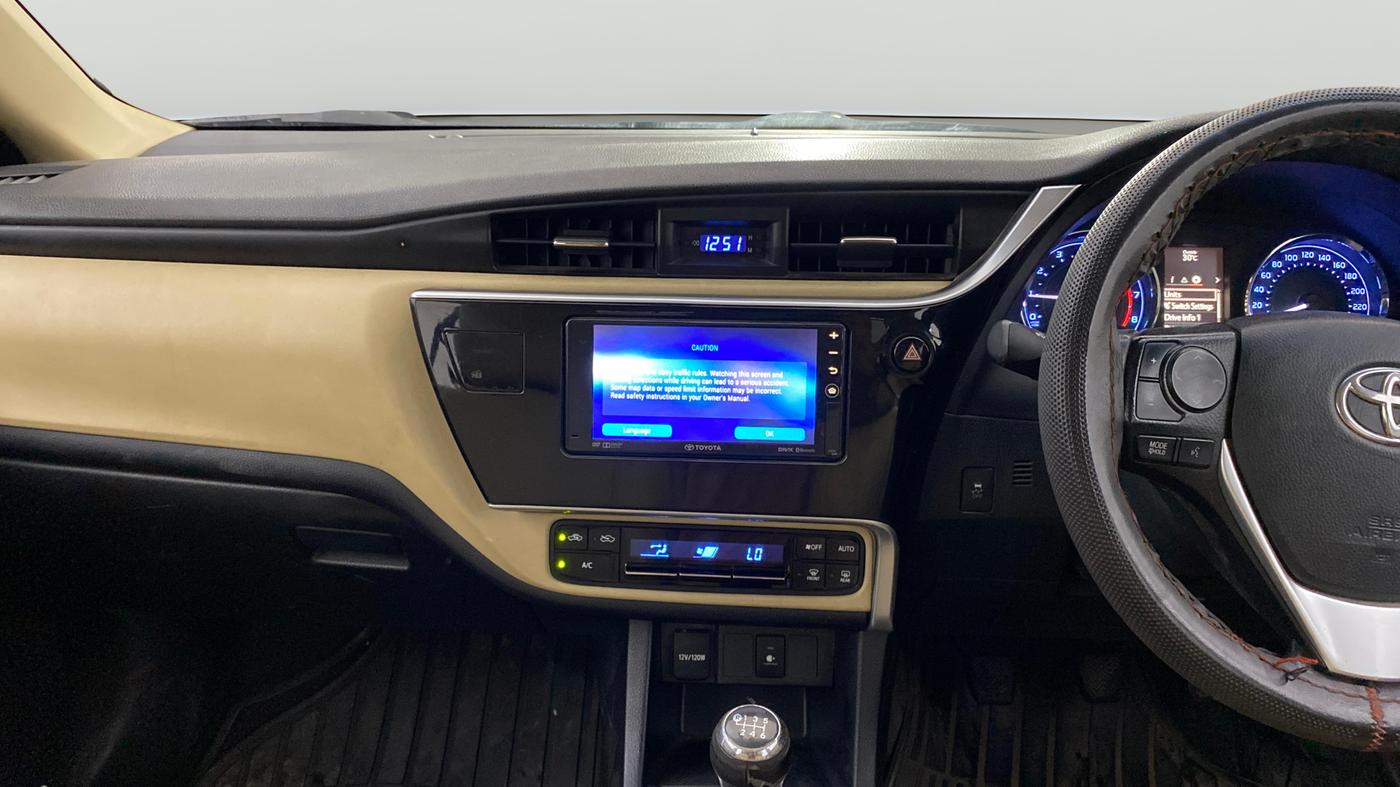 2017 Toyota Corolla Altis GL PETROL, Petrol, Manual, 73,814 km, Air Conditioner