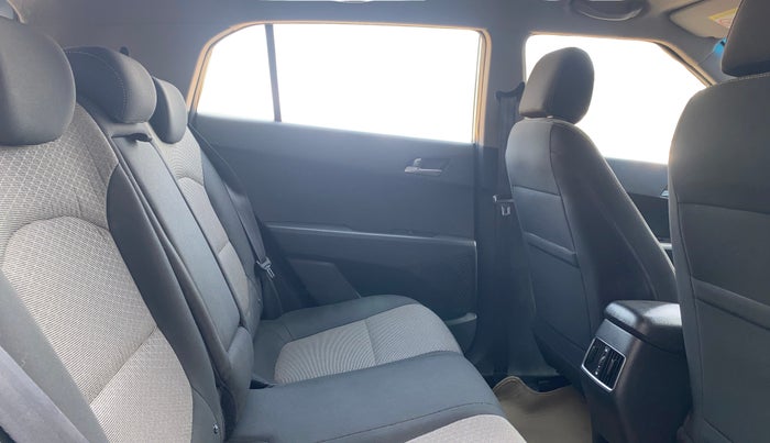 2016 Hyundai Creta SX PLUS AT 1.6 PETROL, Petrol, Automatic, 75,126 km, Right Side Rear Door Cabin