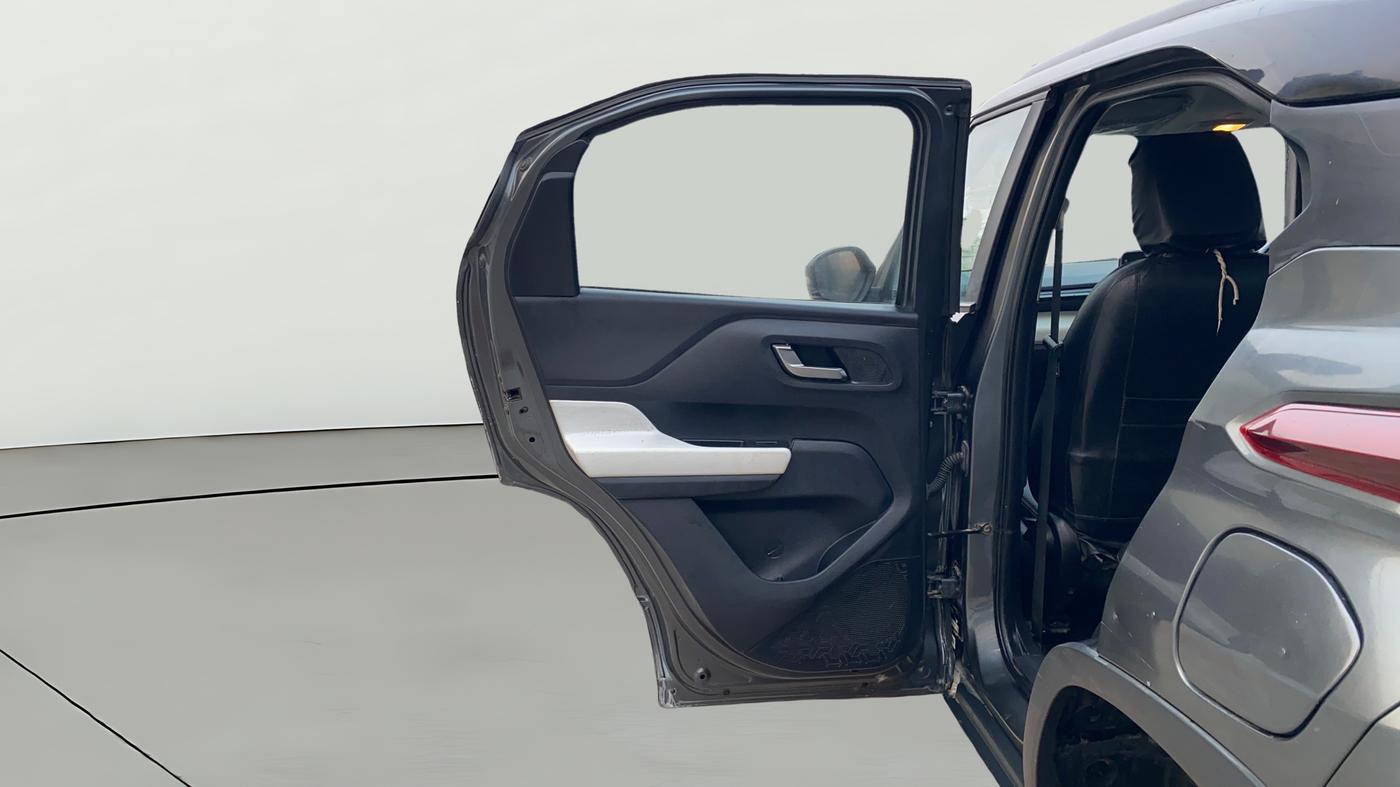 2021 Tata PUNCH CREATIVE  MT, Petrol, Manual, 35,032 km, LHS Rear Door