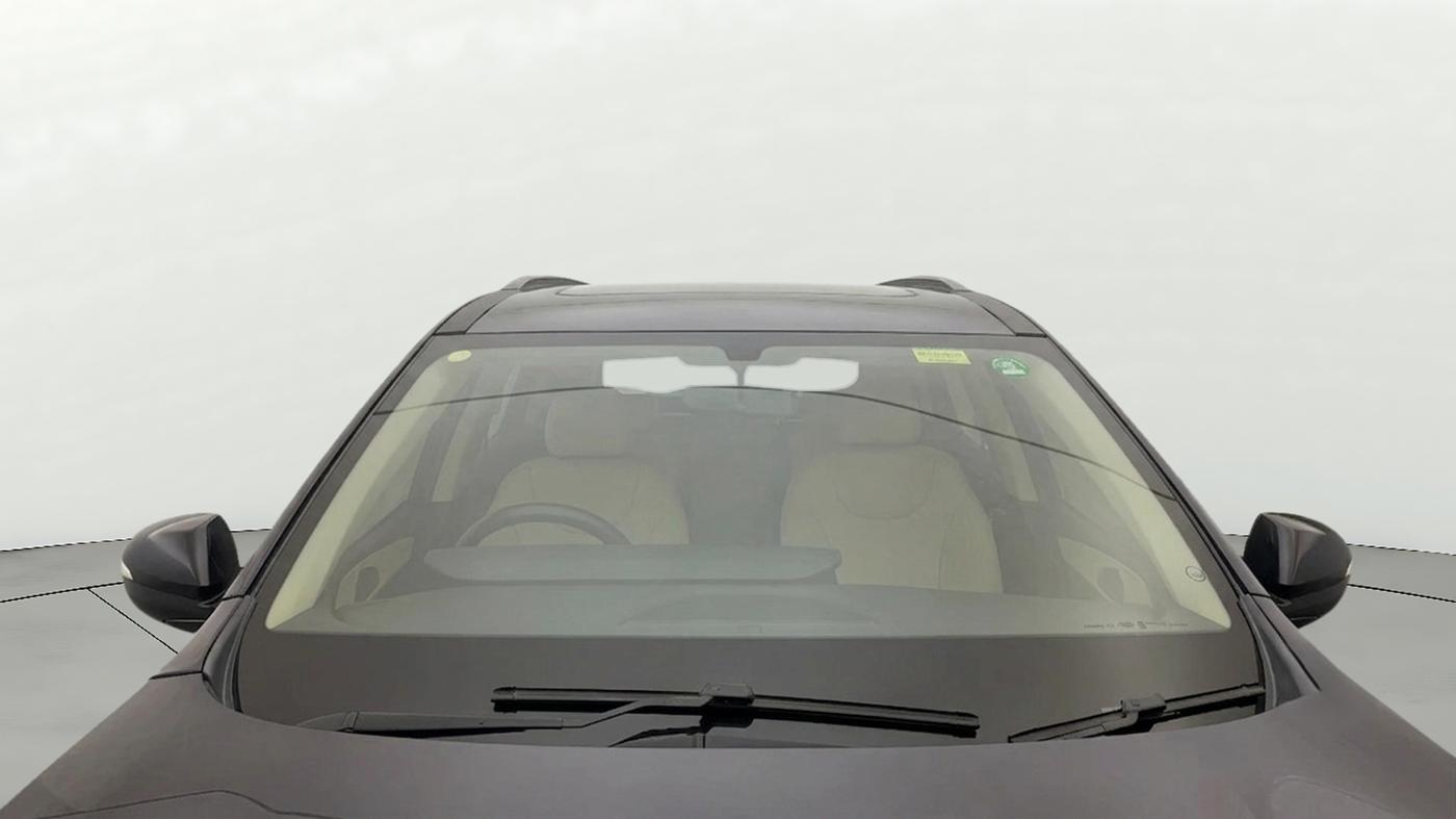 2022 Mahindra XUV700 AX 5 D AT 5 STR, Diesel, Automatic, 50,005 km, Front Windshield
