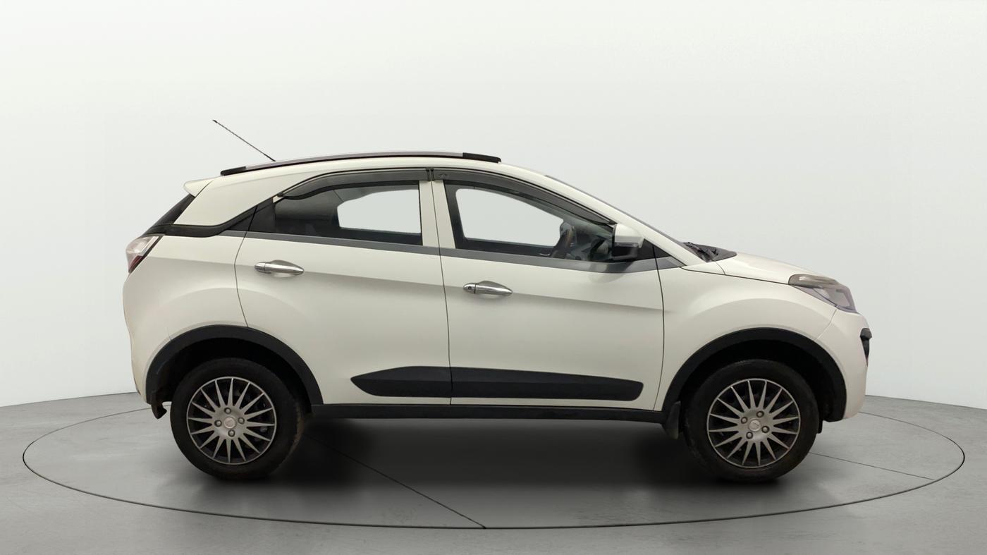 2018 Tata NEXON XM PETROL, Petrol, Manual, 62,090 km, Right Side View