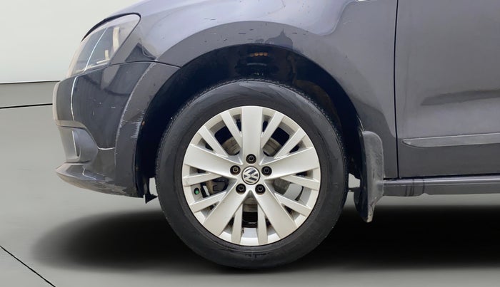 2015 Volkswagen Vento HIGHLINE PETROL AT, Petrol, Automatic, 1,03,647 km, Left Front Wheel