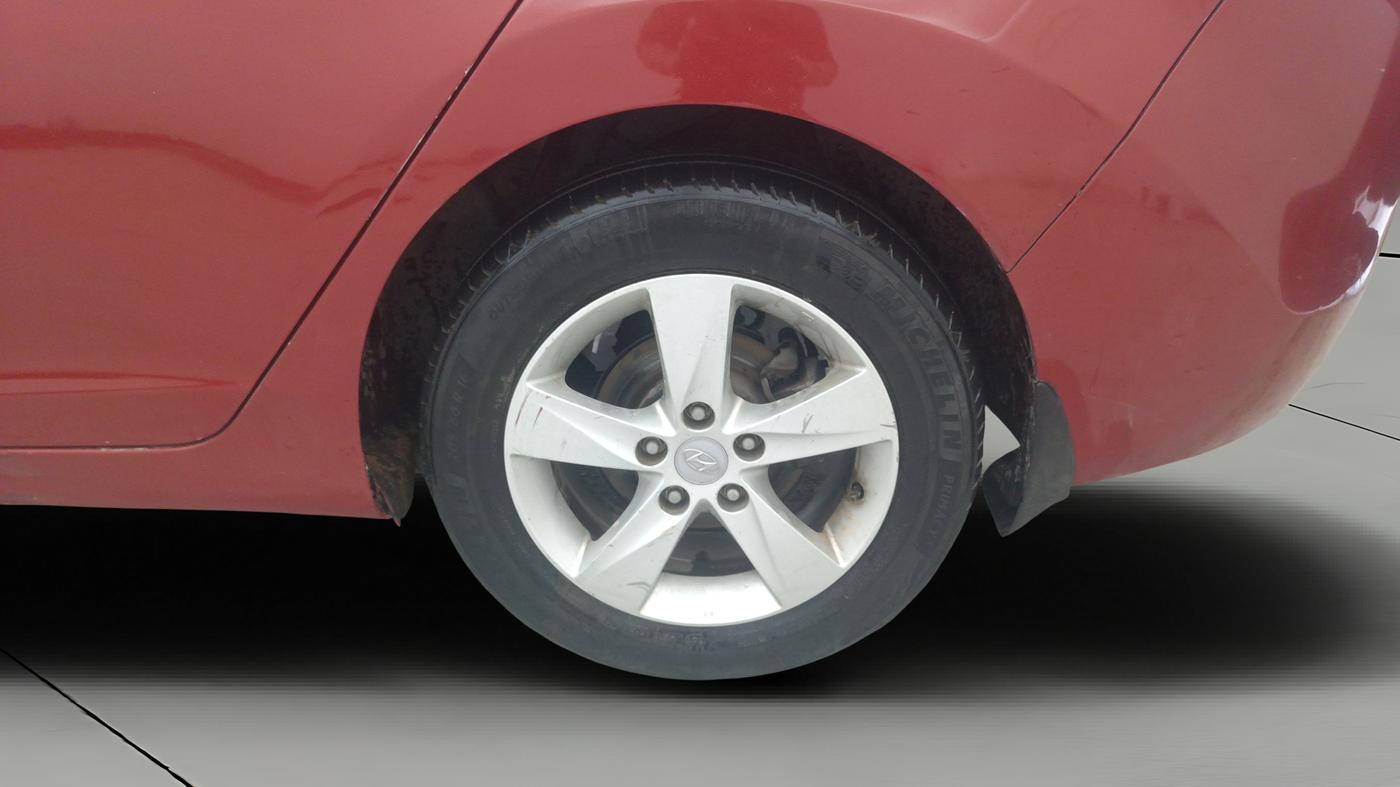 2013 Hyundai New Elantra 1.8 SX MT VTVT, Petrol, Manual, 1,25,457 km, Left Rear Wheel