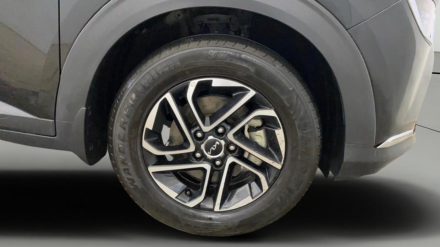 2022 KIA CARENS PRESTIGE PLUS 1.4 PETROL 7 STR, Petrol, Manual, 21,288 km, Right Front Wheel