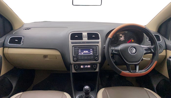 2017 Volkswagen Ameo HIGHLINE1.5L, Diesel, Manual, 1,30,721 km, Dashboard