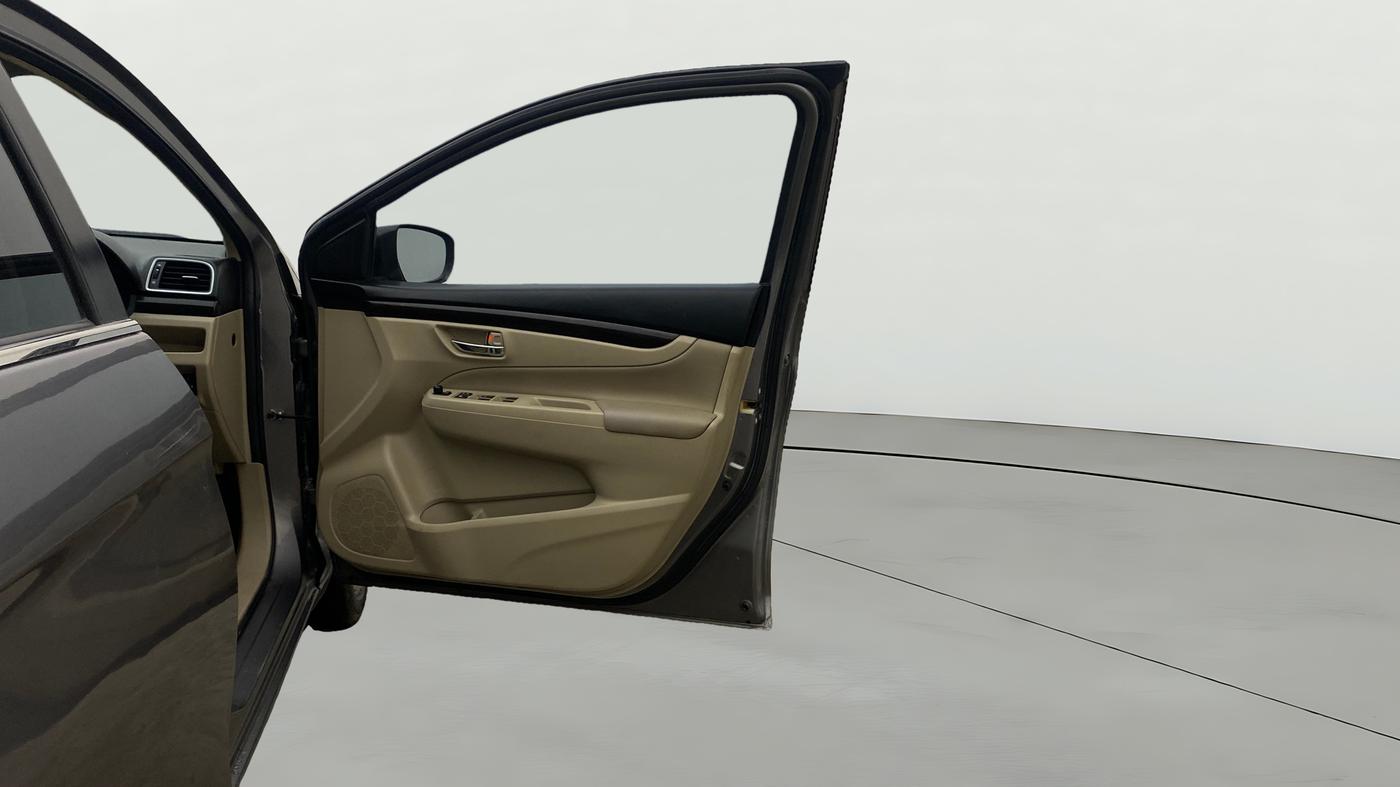 2017 Maruti Ciaz ZETA 1.4  AT PETROL, Petrol, Automatic, 19,223 km, RHS Front Door