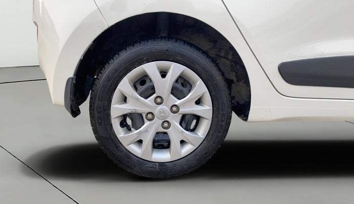 2015 Hyundai Grand i10 SPORTZ 1.2 KAPPA VTVT, Petrol, Manual, 6,138 km, Right Rear Wheel