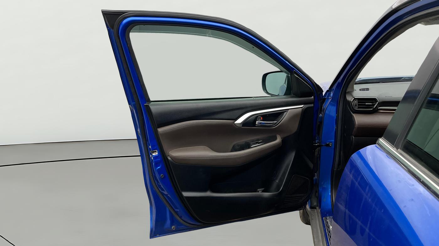 2023 Toyota URBAN CRUISER HYRYDER V HYBRID, Hybrid, Automatic, 30,865 km, LHS Front Door