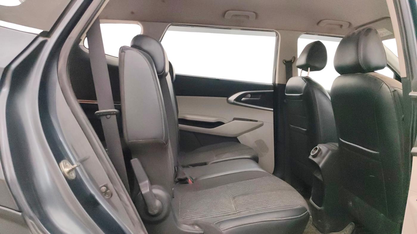 2022 KIA CARENS PRESTIGE PLUS 1.4 PETROL 7 STR, Petrol, Manual, 1,21,761 km, Right Side Rear Door Cabin