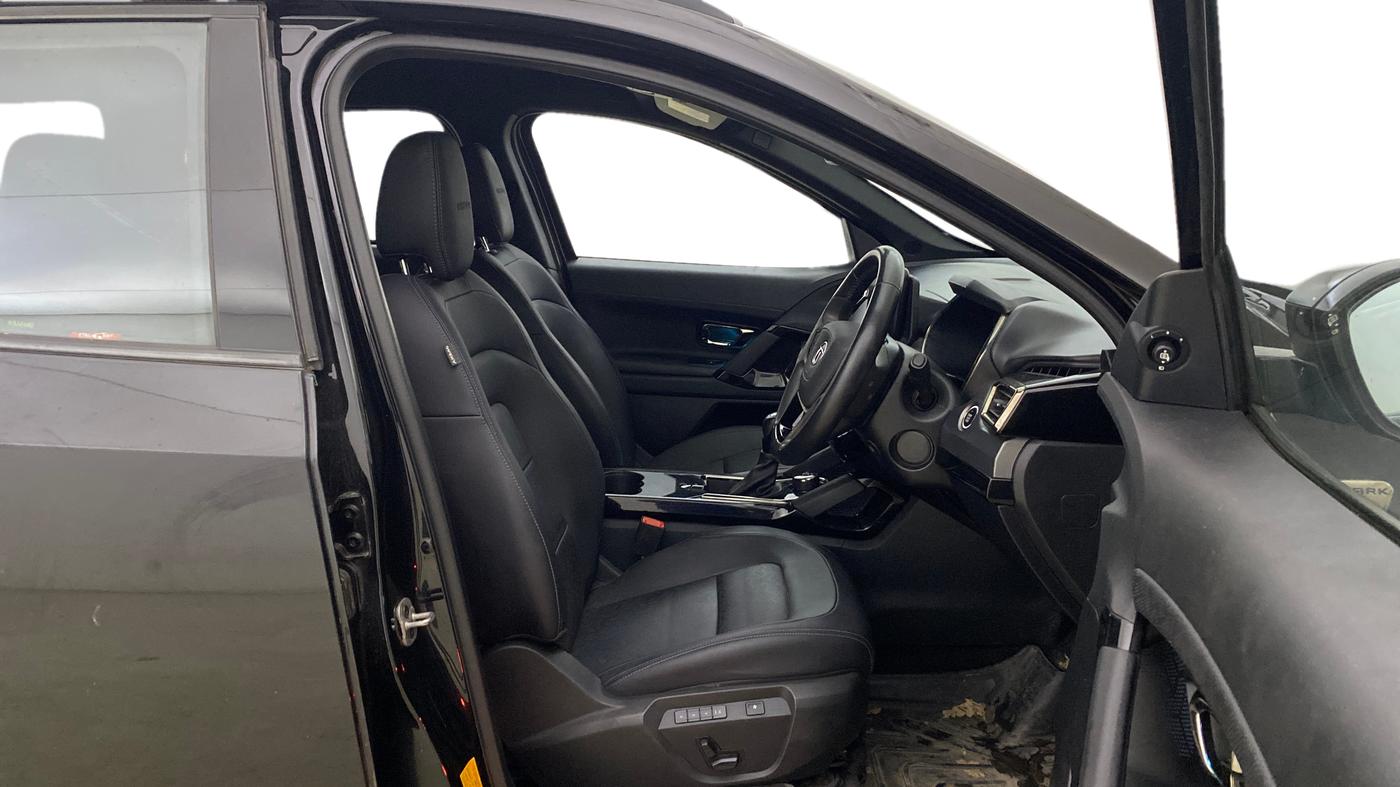 2023 Tata Safari XZA PLUS O DARK EDITION, Diesel, Automatic, 47,345 km, Right Side Front Door Cabin