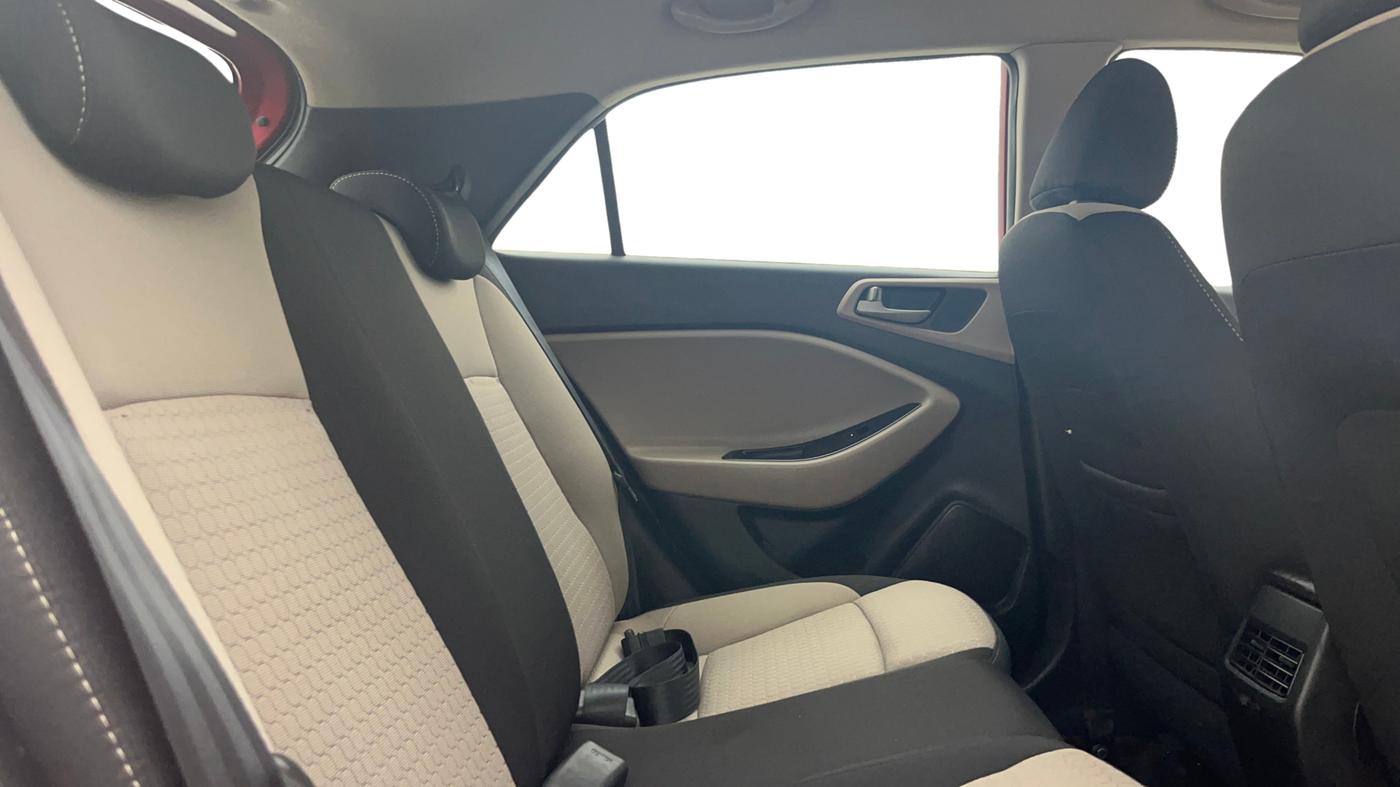 2016 Hyundai Elite i20 ASTA 1.2, Petrol, Manual, 1,02,226 km, Right Side Rear Door Cabin