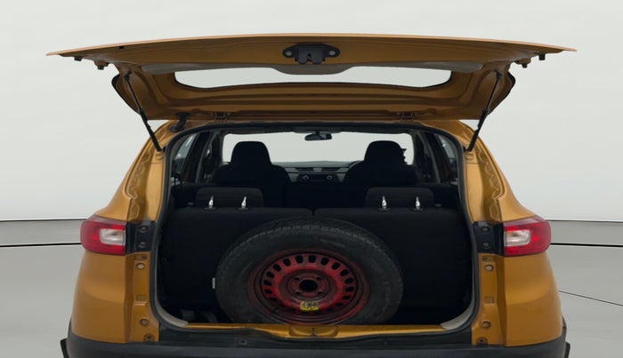 2021 Renault TRIBER RXL MT, Petrol, Manual, 52,280 km, Boot Door Open