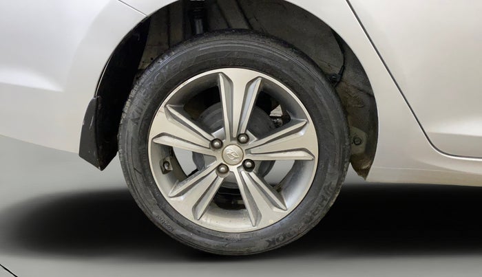 2017 Hyundai Verna 1.6 VTVT SX, Petrol, Manual, 51,658 km, Right Rear Wheel