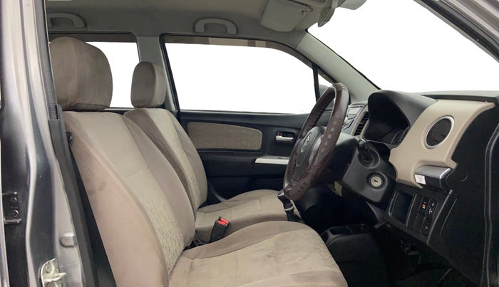 2014 Maruti Wagon R 1.0 VXI, Petrol, Manual, 56,916 km, Right Side Front Door Cabin
