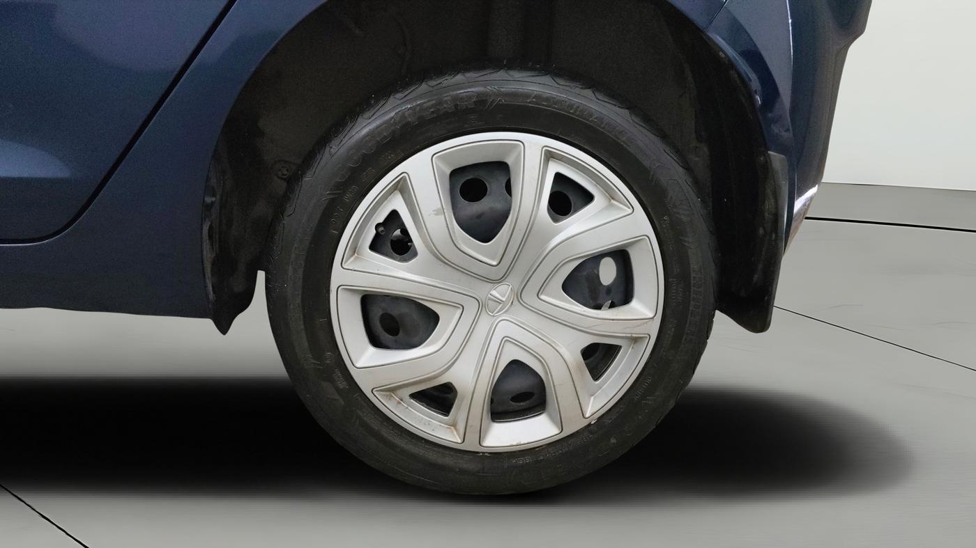 2022 Tata ALTROZ XTA, Petrol, Automatic, 36,238 km, Left Rear Wheel
