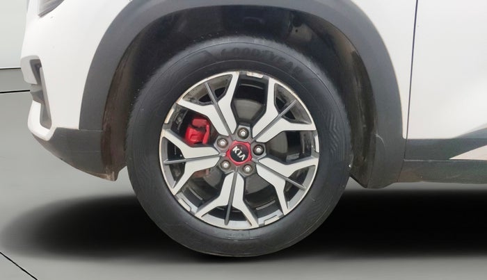2020 KIA SELTOS GTX PLUS AT 1.5 DIESEL, Diesel, Automatic, 1,05,588 km, Left Front Wheel