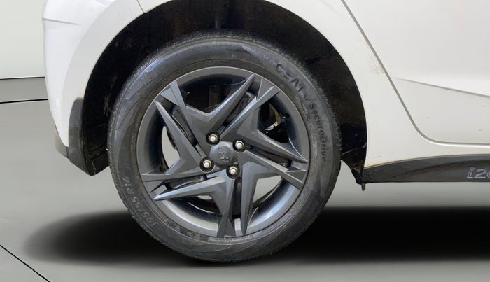 2021 Hyundai NEW I20 SPORTZ 1.2 AT, Petrol, Automatic, 23,673 km, Right Rear Wheel