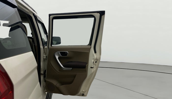 2017 Mahindra TUV300 T8 AMT, Diesel, Automatic, 55,159 km, RHS Rear Door