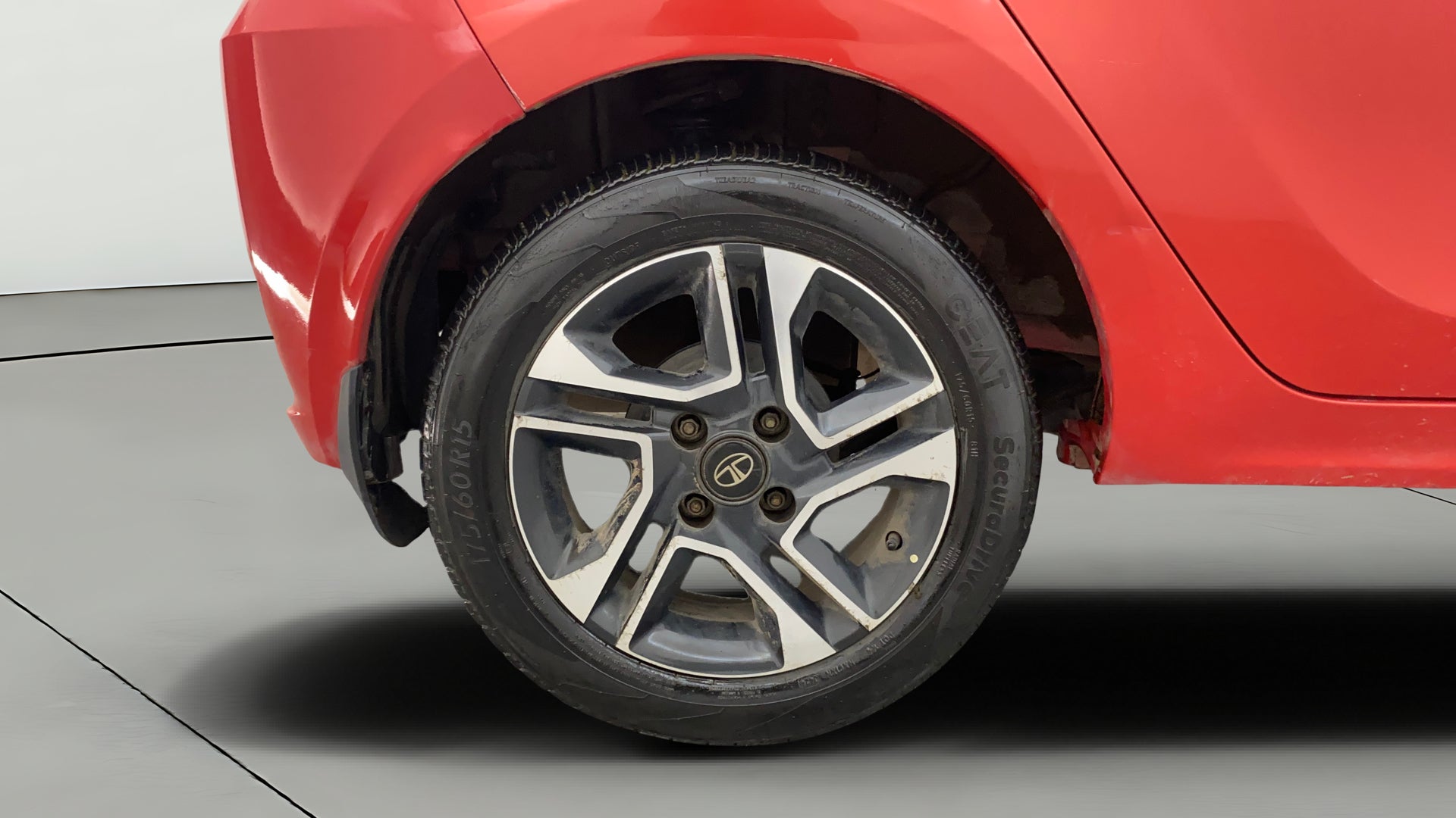 camera-Right-Rear-Wheel