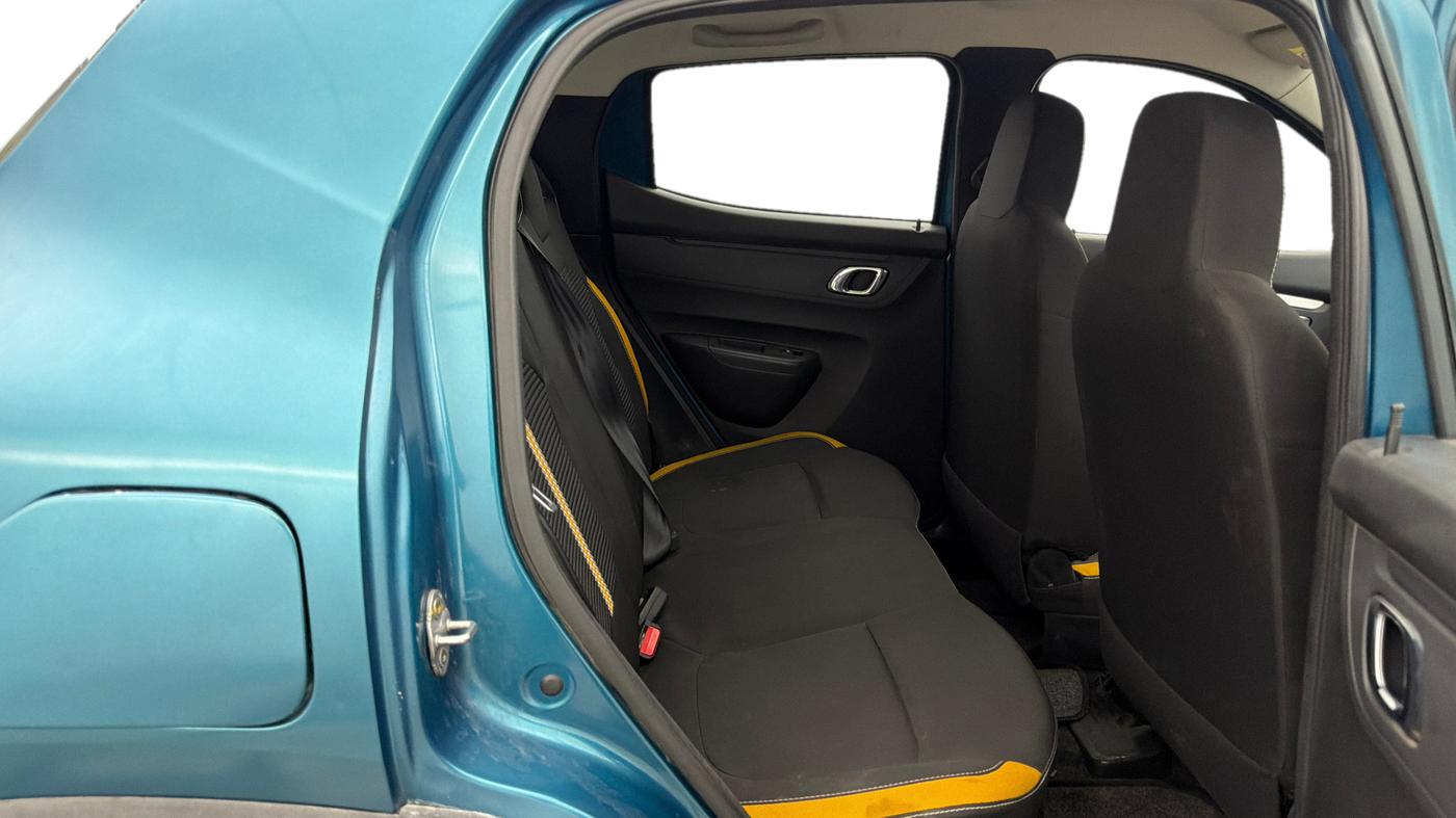 2022 Renault Kwid CLIMBER AMT 1.0, Petrol, Automatic, 13,923 km, Right Side Rear Door Cabin