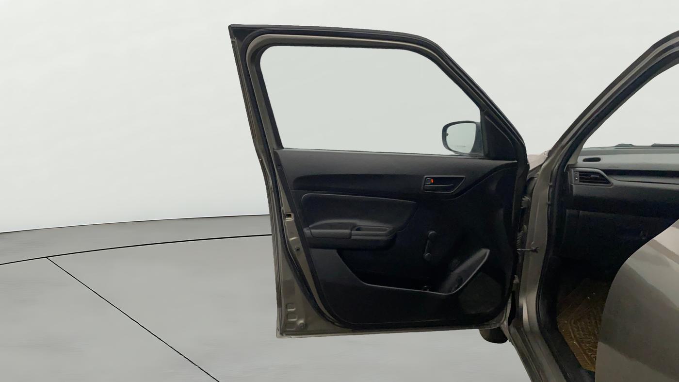 2018 Maruti Swift LXI, Petrol, Manual, 1,19,315 km, LHS Front Door