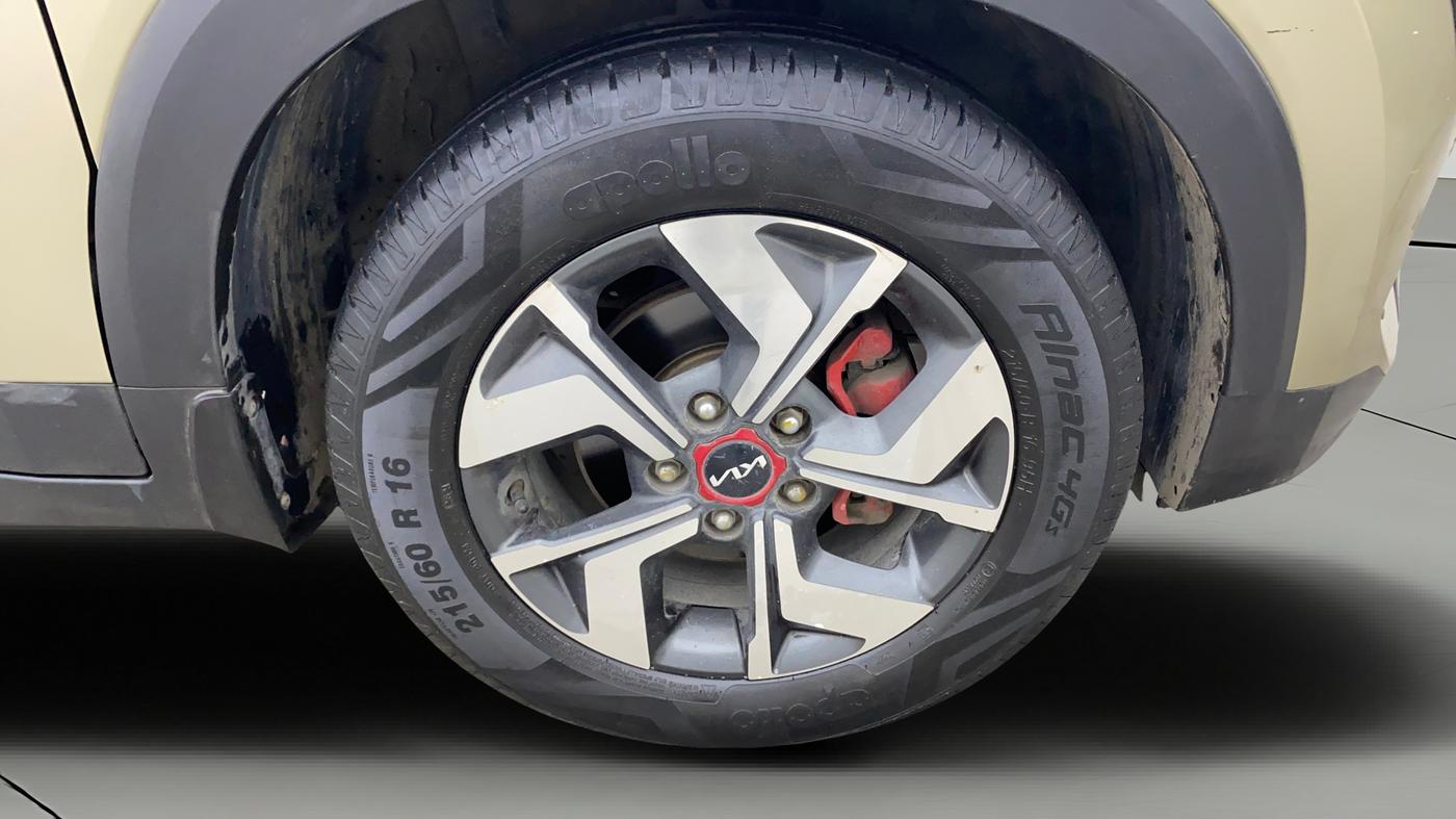 2021 KIA SONET GTX PLUS 1.5 AT, Diesel, Automatic, 53,919 km, Right Front Wheel
