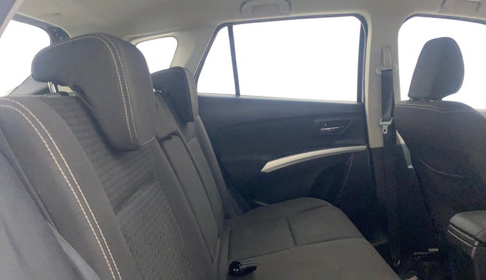 2015 Maruti S Cross ZETA 1.6, Diesel, Manual, 1,24,371 km, Right Side Rear Door Cabin