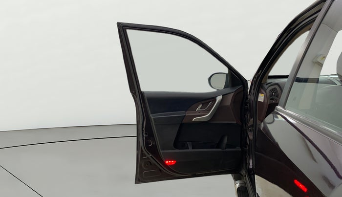 2014 Mahindra XUV500 W8, Diesel, Manual, 54,201 km, LHS Front Door