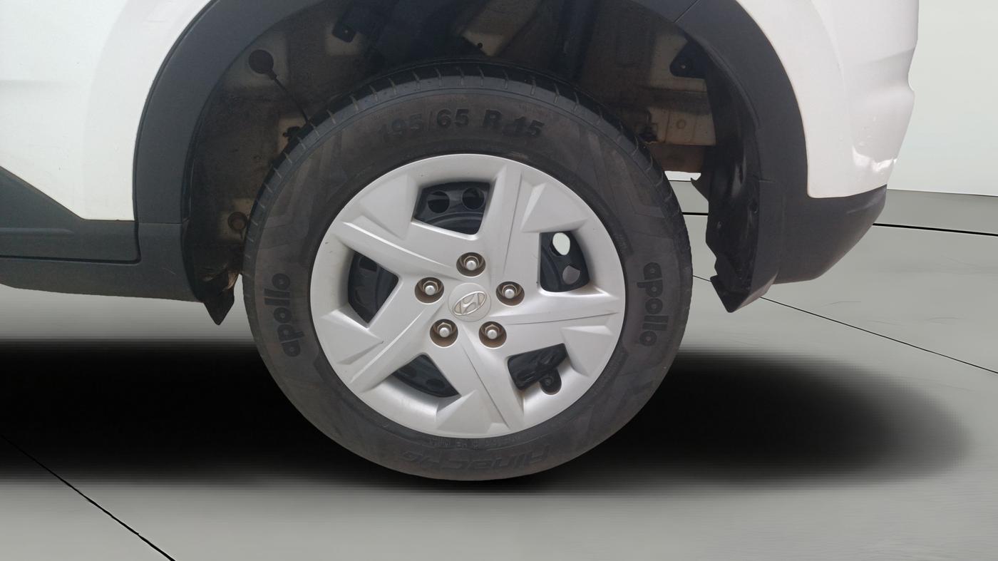 2022 Hyundai VENUE S+ 1.2, Petrol, Manual, 34,153 km, Left Rear Wheel