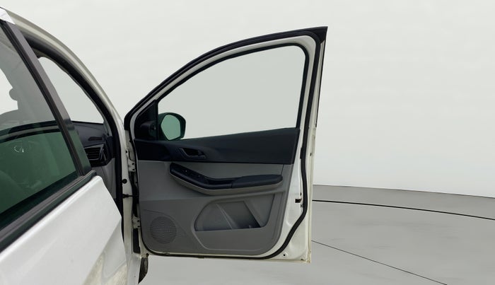 2023 Tata Tiago XTA PETROL, Petrol, Automatic, 37,806 km, RHS Front Door