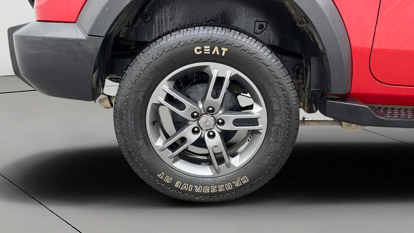 2024 Mahindra Thar LX D AT 4WD HT, Diesel, Automatic, 33,639 km, Right Rear Wheel