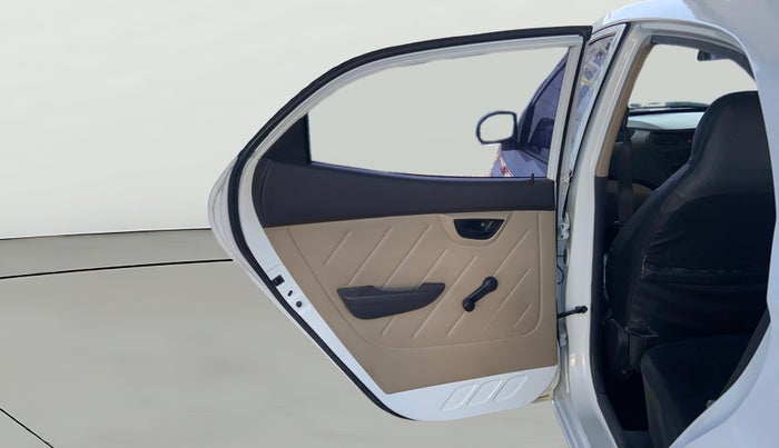 2013 Hyundai Eon MAGNA +, Petrol, Manual, 1,36,525 km, LHS Rear Door