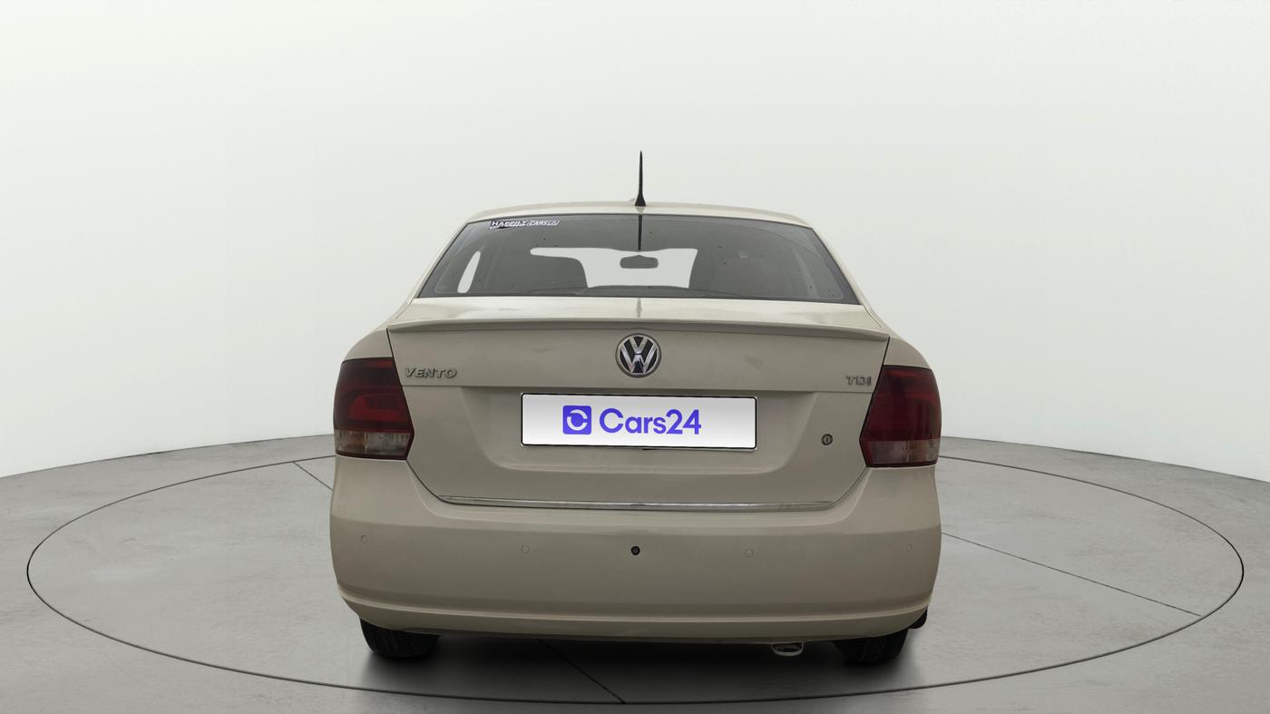 2014 Volkswagen Vento HIGHLINE DIESEL 1.6, Diesel, Manual, 1,05,013 km, Back/Rear