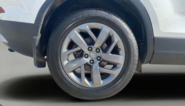 2022 Tata Safari XT PLUS, Diesel, Manual, 84,639 km, Right Rear Wheel
