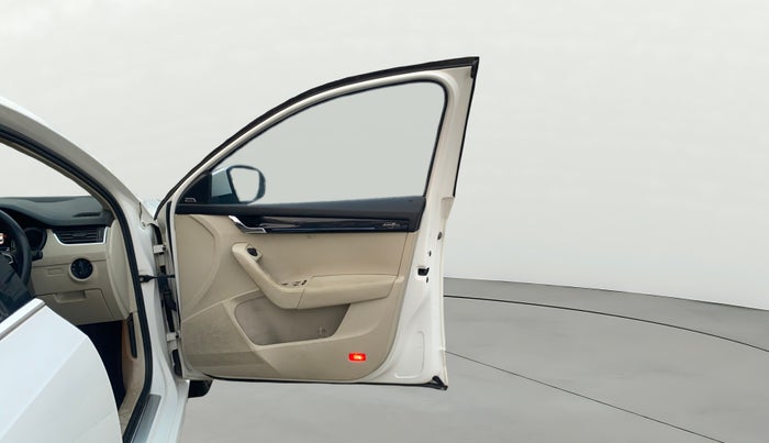 2018 Skoda Octavia L&K 1.8 TSI AT, Petrol, Automatic, 52,736 km, RHS Front Door