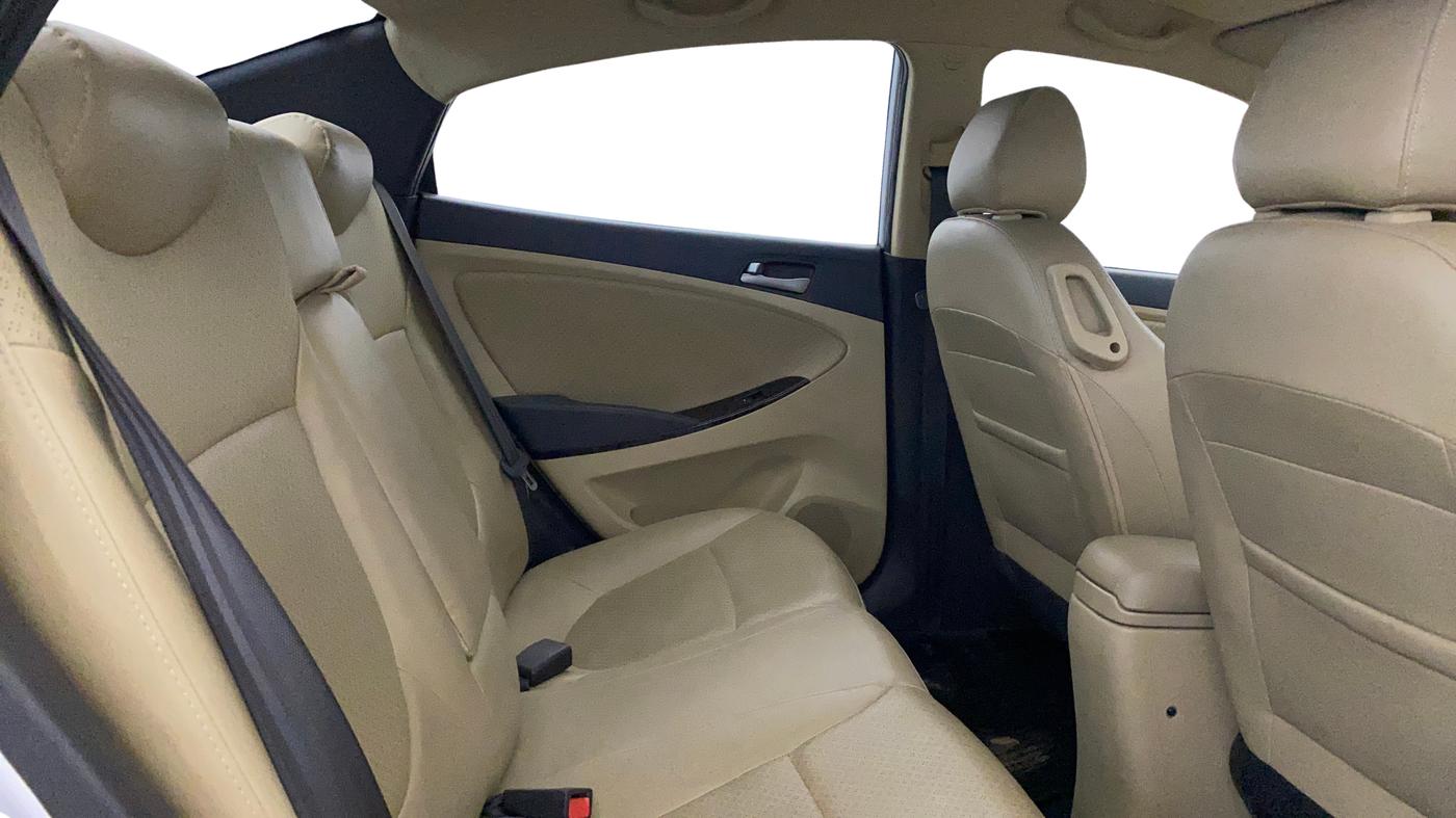 2017 Hyundai Verna 1.6 VTVT SX (O), Petrol, Manual, 74,238 km, Right Side Rear Door Cabin