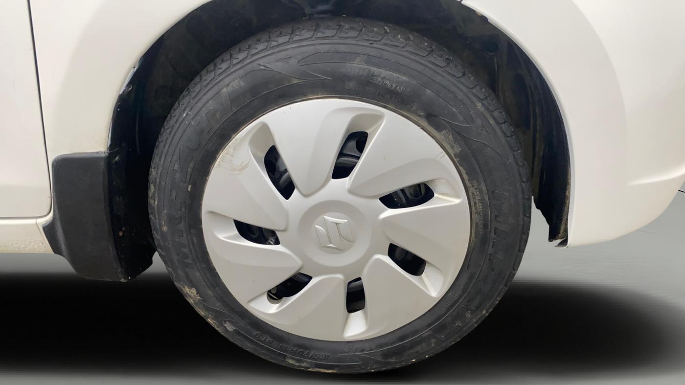 2016 Maruti Celerio ZXI, Petrol, Manual, 33,550 km, Right Front Wheel