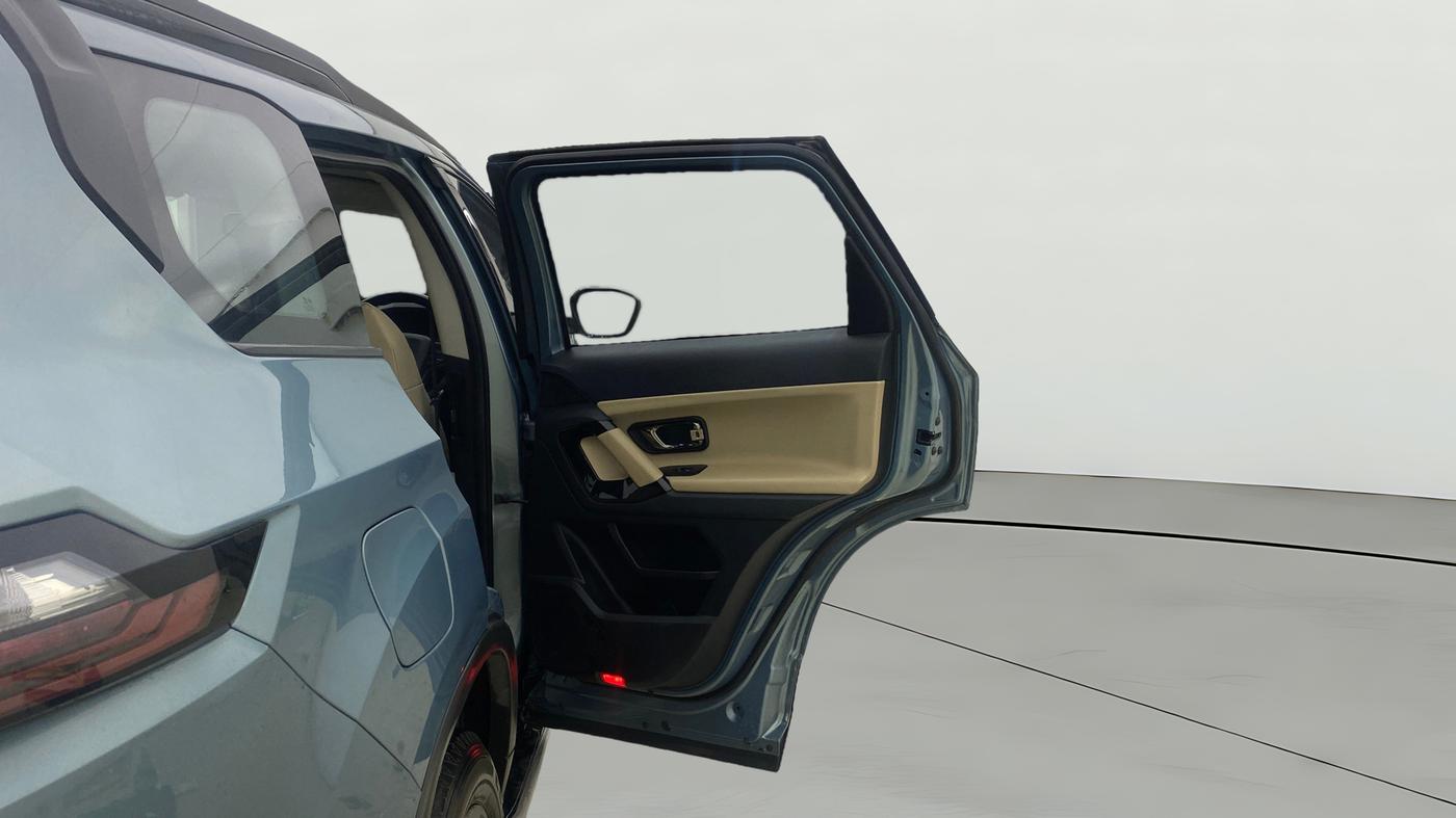 2021 Tata Safari XZA PLUS, Diesel, Automatic, 60,618 km, RHS Rear Door