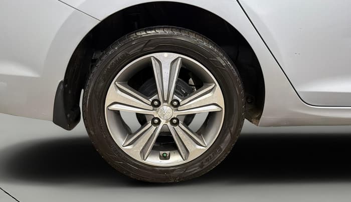 2019 Hyundai Verna 1.6 VTVT SX, CNG, Manual, 75,188 km, Right Rear Wheel
