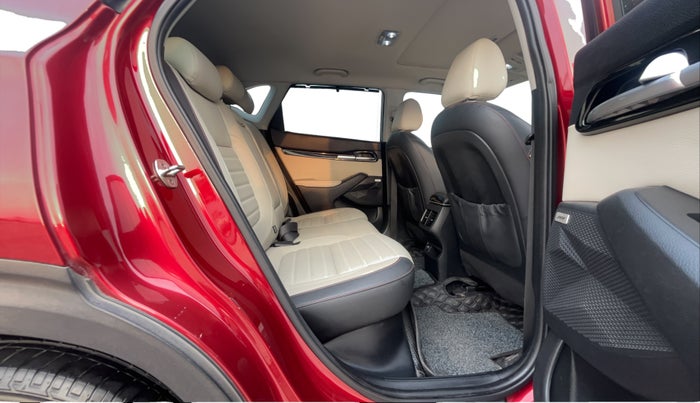 2020 KIA SELTOS GTX PLUS AT 1.5 DIESEL, Diesel, Automatic, 74,299 km, Right Side Rear Door Cabin