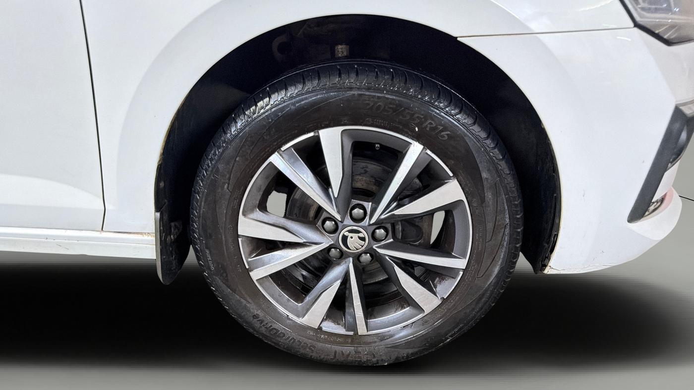 2023 Skoda SLAVIA STYLE 1.0L TSI AT, Petrol, Automatic, 17,785 km, Right Front Wheel
