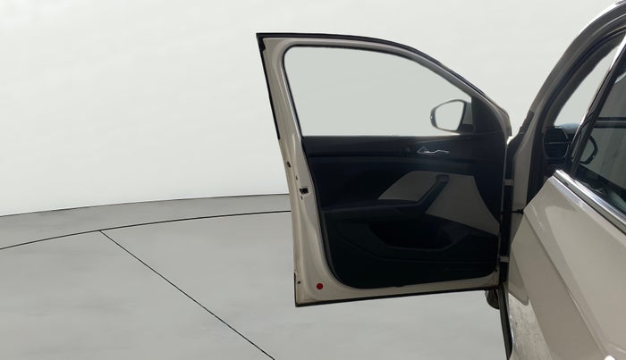 2024 Skoda KUSHAQ STYLE 1.5L TSI MT, Petrol, Manual, 17,357 km, LHS Front Door