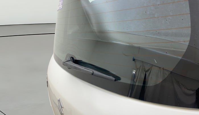 2016 Maruti Swift ZXI, Petrol, Manual, 1,05,195 km, Rear Wiper