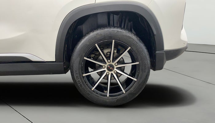 2023 Toyota URBAN CRUISER HYRYDER E NEO DRIVE, Petrol, Manual, 36,649 km, Left Rear Wheel