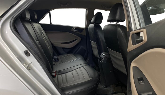 2016 Hyundai Elite i20 ASTA 1.2, Petrol, Manual, 28,607 km, Right Side Rear Door Cabin